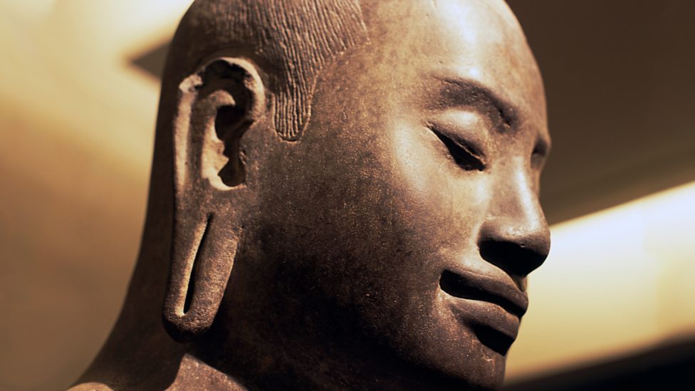 បុរាណវិទូអន្តរជាតិរកឃើញថា៖ មហាក្សត្រខ្មែរព្រះបាទជ័យវរ្ម័នទី ៧ គឺជាមេដឹកនាំពិភពលោកដំបូងគេ ដែលលើកស្ទួយវិស័យសុខាភិបាល