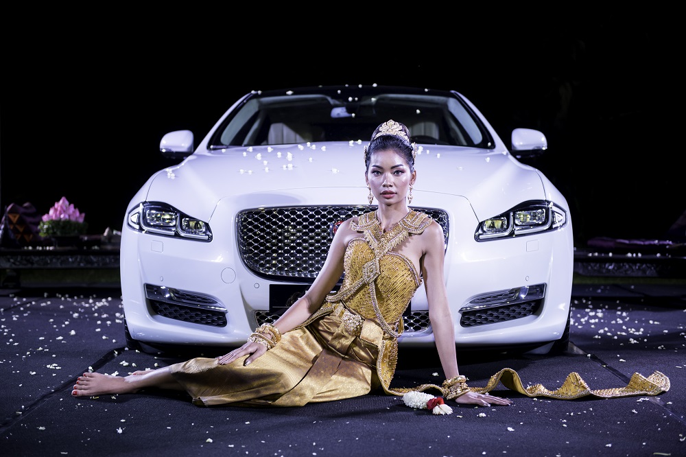 ក្រុមហ៊ុន Jaguar និង សំអាងការនួនស្រី រួមគ្នាលើកដម្កើងមរតកវប្បធម៌ខ្មែរ