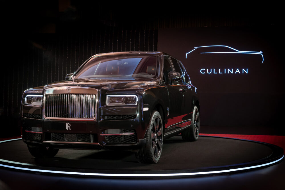 កំពូល​រថយន្ត​តួ​ខ្ពស់ Rolls-Royce Cullinan បង្ហាញខ្លួន​លើកដំបូងនៅ​កម្ពុជា