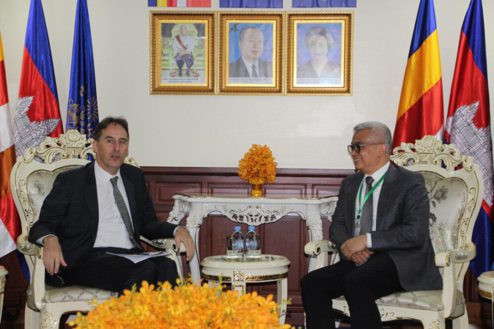 EU នឹង​ផ្តល់ឱ្យ​កម្ពុជា​នូវ​ជំនួយ​ហិរញ្ញប្បទាន​ឥត​សំណង​សរុប​ចំនួន 115លាន​អឺរ៉ូ សម្រាប់​កម្មវិធី​ចំនួន 3