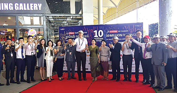 កម្ពុជា​ទទួលបាន​អ្នកដំណើរ​ប្រមាណ 10លាន​នាក់​តាម​អាកាសយានដ្ឋាន​អន្តរជាតិ​ទាំង3