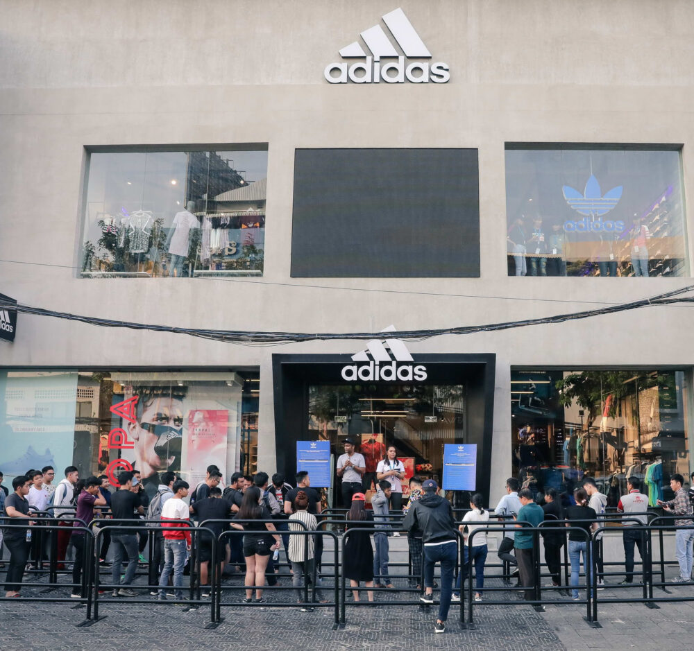មានការ​ភ្ញាក់ផ្អើល​ម្តងទៀត​នៅ Adidas Cambodia Store កាលពីម្សិល​មិញ