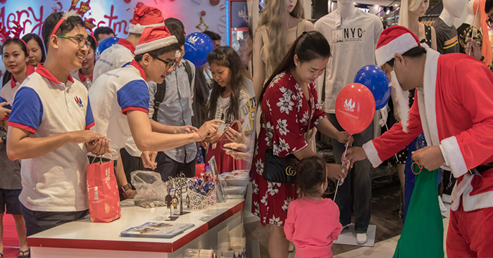 ក្រុមហ៊ុនអាកាសចរខេមបូឌា អ៊ែរវ៉េ បង្កើតកម្មវិធីរីករាយថ្ងៃបុណ្យ Christmas