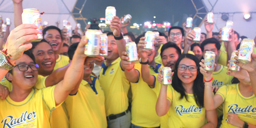 ស្រា​បៀរ​ ​ANCHOR​ ​RADLER​ ​LEMON​ ​កំ​ប៉ុង​បញ្ច្រាស់​ថ្មី​ដំបូងបង្អស់​ ​បាន​សម្ពោធ​លក់​ជា​ផ្លូវការ​លើ​ទីផ្សារ​ហើយ​