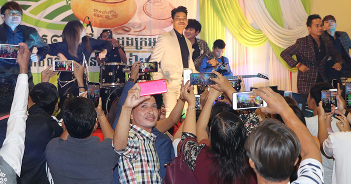 មិន​អន់​ជាង​ ​ឱក​ ​សុគន្ធ​កញ្ញា​!​!​!​ ​ព្រាប​ ​សុវត្ថិ​ ​រឹតតែ​ខ្លាំង​ក្នុង​ព្រឹត្តិ​ការណ៍​”​ឋាន​ព្រះឥន្ទ​”​ ​នៅ​ប៉ោយប៉ែត​ ​