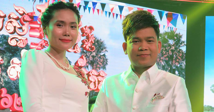 ក្រោយពី​សំងំ​អស់​មួយ​រយៈ​ ឡេង​ មុ​ន្នី​រចនា​ ងាក​ចូល​ប្រលូក​សិល្បៈ​វិញ​ហើយ