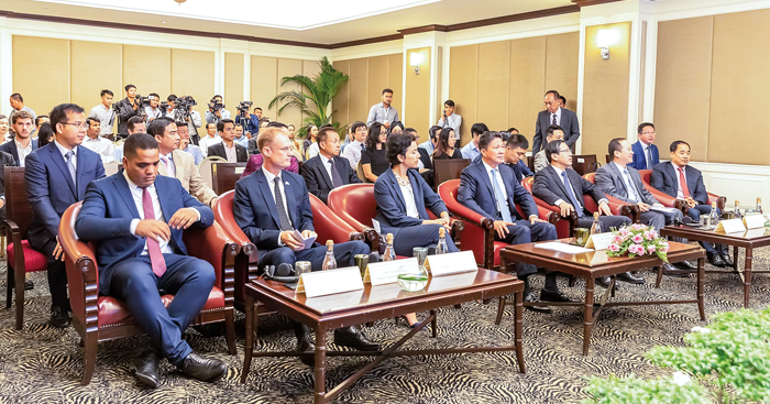 UNDP​ ភ្ជាប់​ទំនាក់ទំនង​ជាមួយ​ប្រទេស​កម្ពុជា​ តាមរយៈ​សេវា​ភ័ស្តុភារ​ឆ្លងដែន​ និង​ពាណិជ្ជកម្ម​តាម​ប្រព័ន្ធ​អេឡិចត្រូនិក​ (e-commerce​)