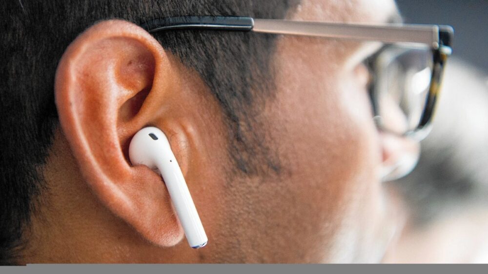 កាសរបស់ Apple AirPods អាចប្រើលួចស្តាប់ការសន្ទនាបាន