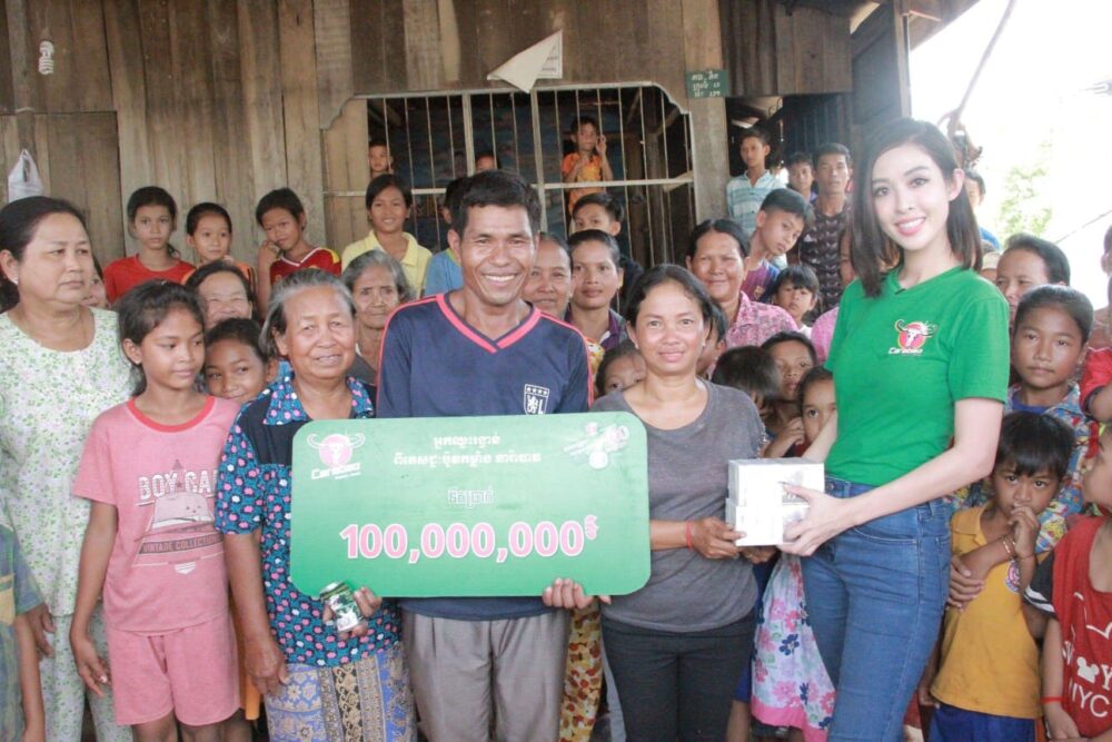 ស្ត្រីជា​កសិករ​ម្នាក់​នៅ​ខេត្តតាកែវ​មានសំណាង​បាន​ឈ្នះ​រង្វាន់​ទឹកប្រាក់១០០លាន​ពី​ភេសជ្ជៈ​ប៉ូវ​កម្លាំង​ ខា​រ៉ា​បាវ​ 