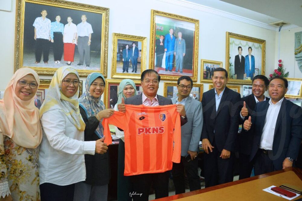 ប្រធាន​ក្លិប​ និង​អ្នកចាត់ការ​ក្រុម​ PKNS​ មក​ធ្វើទស្សនកិច្ច​នៅ​កម្ពុជា​