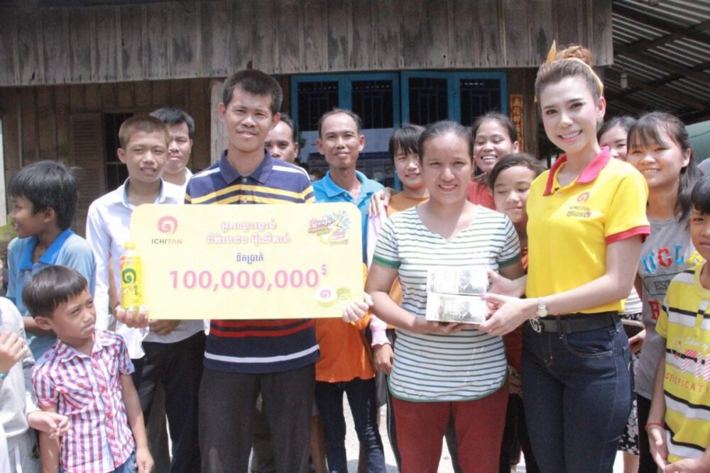 អ្នកលក់ទឹកអំពៅម្នាក់នៅផ្សារកំពង់ស្ពឺ ឈ្នះរង្វាន់១០០លានរៀលពីតែបៃតង អ៊ីឈីតាន់