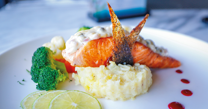 Crispy​ Salmon​ with​ Lemon​ Coriander​ ស្តេ​កត្រី​សាល់​ម៉ុ​នបំ​ពង​ស្រួយ​