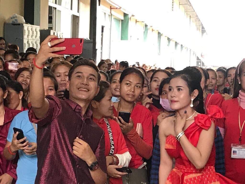 អាយ​ដល​ច្រើន​ដួង​វាយលុក​កក្រើក​រោងចក្រ​ជាមួយ​នាទី​សុខភាព​!