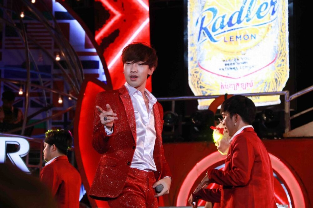 ការ​ប្រគំ​តន្ត្រី​យក្ស​របស់​ស្រា​បៀរ​អាន់​ឆ័​រលើ​កទីពីរ​បាន​ធ្វើឲ្យ​កក្រើក​ខេត្ត​កំពង់ចាម​យប់​ថ្ងៃទី១​ នៃ​ពិធីបុណ្យ​ចូលឆ្នាំ​ខ្មែរ​