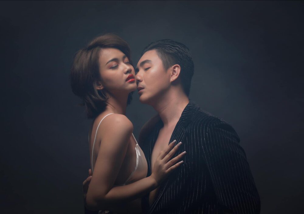 ញាក់សាច់!! ស៊ឹម​ ​ស្រី​និច​ ​បង្ហាញ​រូបភាព​សិច​ស៊ី​រោលរាល​លើ​ដំបូង​ ​