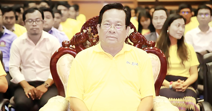 ការ​ជ្រើសរើស​អាជីព​នឹង​កាន់តែ​ប្រសើរ​ឡើងជា​មួយ​វីដេអូ​ប្រឹក្សា​ការងារ​ ដែល​ផលិត​ដោយ​ក្រសួងការងារ​ និង UNDP​