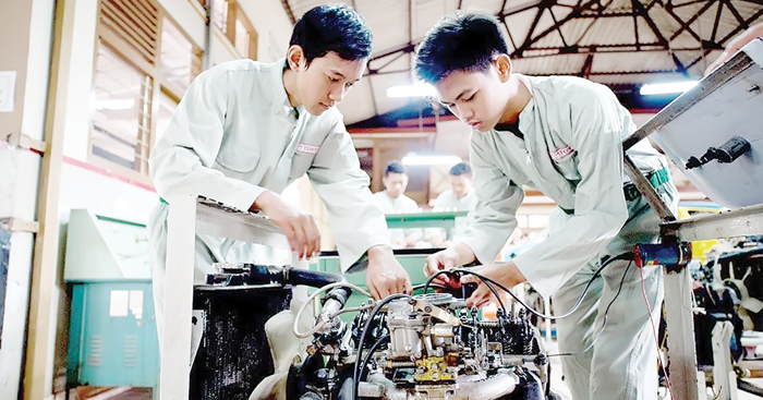 ប្រជាជន​គ្មាន​ជំនាញ​ គួរ​ងាក​មក​ចាប់​ជំនាញ​ឱ្យ​បាន1យ៉ាងតិច​ដើម្បី​កែប្រែ​វាសនា​ផ្ទាល់ខ្លួន​ និង​សង្គម​