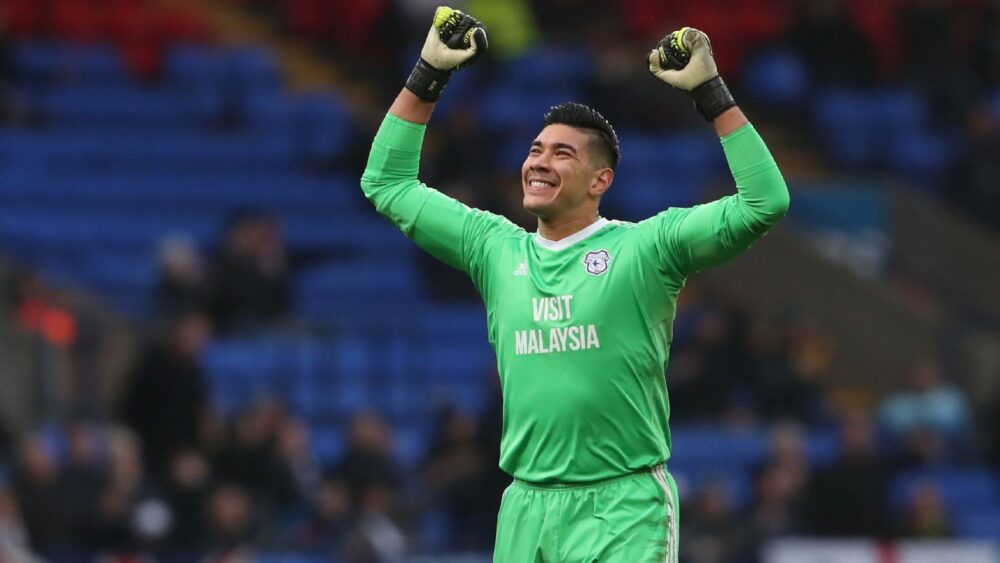 នៅ​ ​Premier​ ​League​ ​អង់គ្លេស​ ​មាន​អ្នកចាំទី​ជាតិ​អាស៊ាន​តែម្នាក់​គត់​ ​ពិតជា​អស្ចារ្យ​មែន​!​