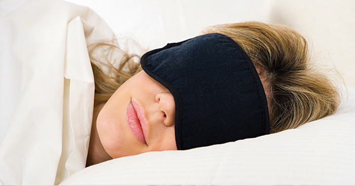 តើអាការហើមភ្នែកបណ្ដាលមកពីគេងមិនគ្រប់ឬយ៉ាងណា?