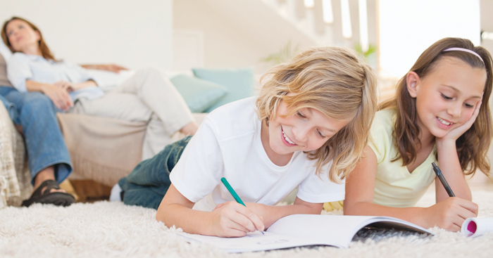 ជួយ​កូន​ឱ្យ​រៀន​យល់ដឹង​ តាមរយៈ​ការធ្វើ​កិច្ចការ​ផ្ទះ