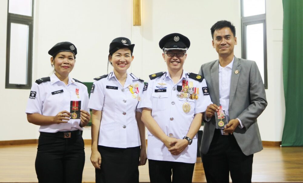 ទិវា​ ​សេន​ ​ចន​ ​(​St​.​ ​Jonh​)​ ​ប្រារព្ធ​ឡើង​នៅ​ឯ​នៅ​ក្រុម​ជុំ​នុំ​ ​អង់​គ្លី​ខិន​ ​ព្រះ​អង​ម្ចាស់​យេ​ស៊ូ​គ្រី​ស្ត​ជា​សន្តិភាព​នៃ​យើង​