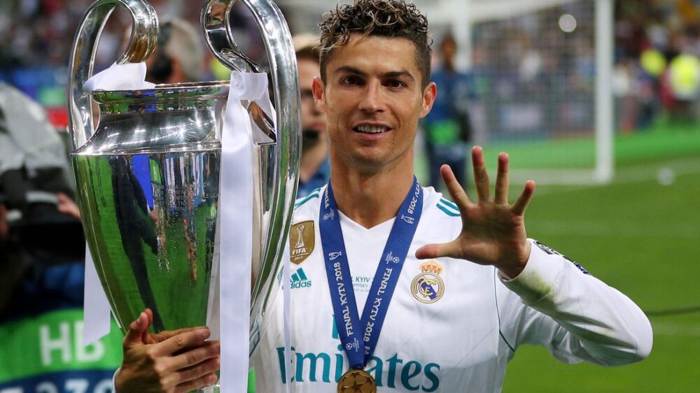 មានដឹងទេថា ជើង Ronaldo មានតម្លៃថ្លៃជាងកំប៉េះគូទ តារាស្រី៣នាក់នេះទៅទៀត