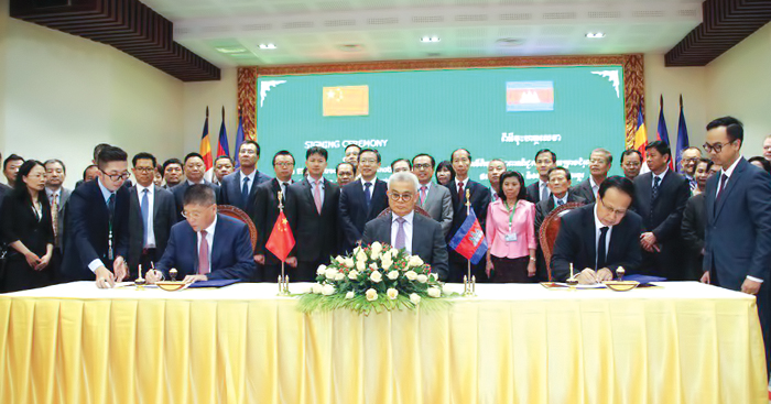 កម្ពុជា​-ចិន​ចុះ​កិច្ចសន្យា​ពាណិជ្ជកម្ម​ ជំរុញ​ការនាំចេញ​អង្ករ​ក្នុង​ 1ឆ្នាំ​ឱ្យ​បាន​ 1លាន​តោន​