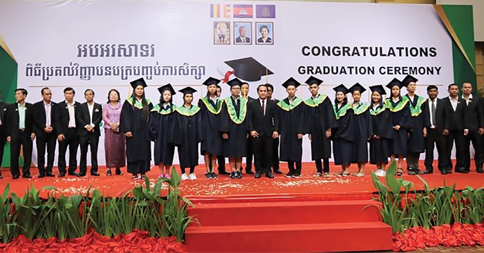 ចុះឈ្មោះបុត្រធីតា សិក្សាបានទាំងគ្រួសារ និងការពារការសិក្សារហូតដល់ 1ម៉ឺនដុល្លារ