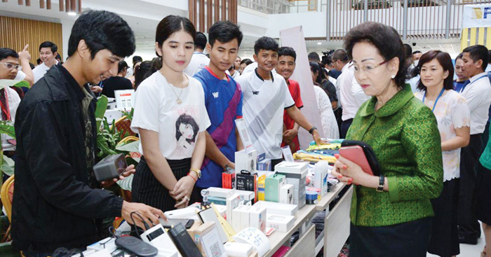 ធនាគារជាតិនៃកម្ពុជា​ សាកល្បង​កម្មវិធី​បង់ប្រាក់​ចល័ត​ថ្មី​