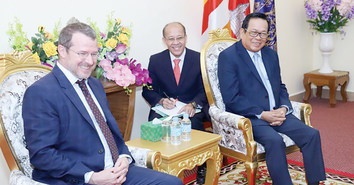 WHO​ ផ្តល់​កញ្ចប់​ថវិកា​អភិវឌ្ឍន៍​ដើម្បី​ផ្តល់​ការងារ​ដល់​ធនធានមនុស្ស​ផ្នែក​សុខាភិបាល​នៅ​កម្ពុជា​