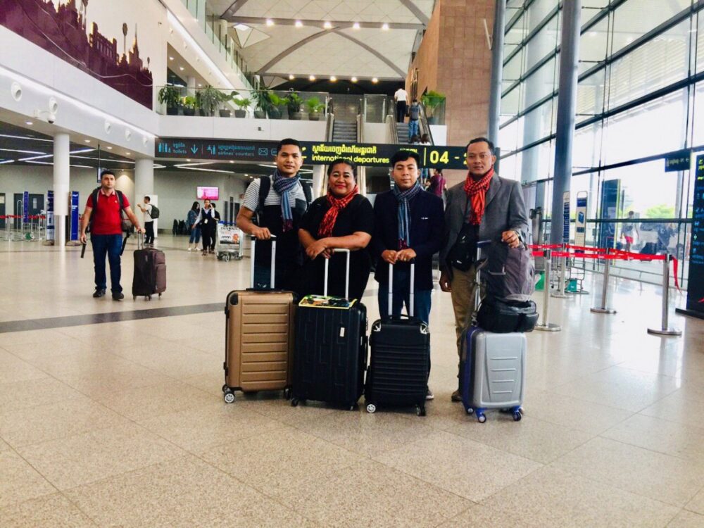 កាសែត​ ​ឡា​រ៉ែ​ន​ ​នឹង​អ្នកសារព័ត៌មាន៣អង្គភាព​ទៀត​ ​ត្រូវ​អញ្ជើញ​ទស្សនកិច្ច​ប្រទេស​ម៉ាឡេស៊ី​ ​រយៈពេល៥ថ្ងៃ​ ​ដើម្បី​ស្វែងយល់​ពី​តំបន់​ទេសចរណ៍​ ​