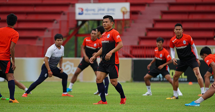 ជម្រើសជាតិកម្ពុជា ហ្វឹកហាត់លើទីលាន2 ដើម្បីត្រៀមប៉ះអ៊ីរាក់