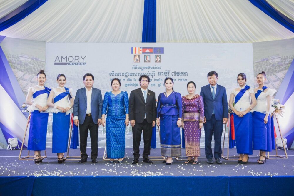 បុរី អាម៉ូរី 7មករា បើកលក់ផ្ទះពាណិជ្ជកម្មប្រភេទA និងប្រភេទB ជាមួយនឹងការផ្តល់ជូនប័ណ្ណលាទសំណាងពិសេស2999$ និងរង្វាន់ជាច្រើនសន្ធឹកសន្ធាប់សម្រាប់អតិថិជន