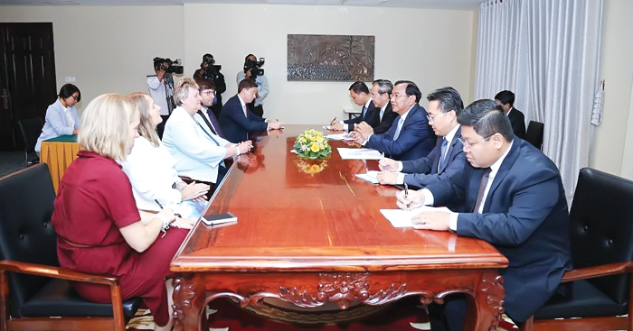 អង់គ្លេស​ប្រកាស​សន្យា​ផ្តល់​ការ​អនុគ្រោះ​ពន្ធ​ដល់​ទំនិញ​នាំចូល​របស់​កម្ពុជា​