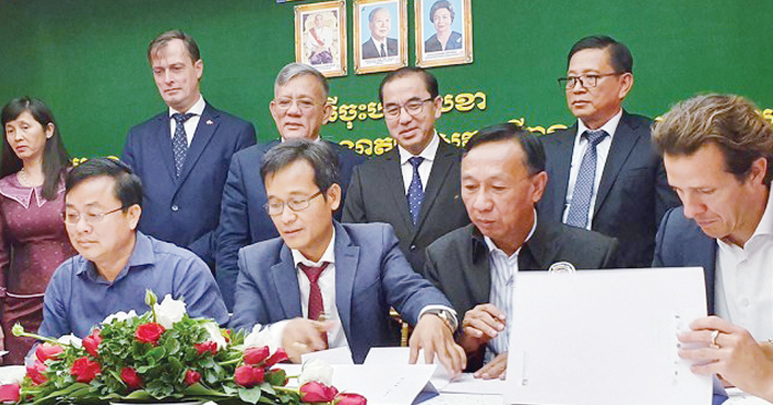 ប្រទេស​ហូ​ឡង់​ ចូលរួម​ជំរុញ​កម្មវិធី​ផលិត​កម្ម​ស្រូវ​សរីរាង្គ​ RiceTechCambodia​