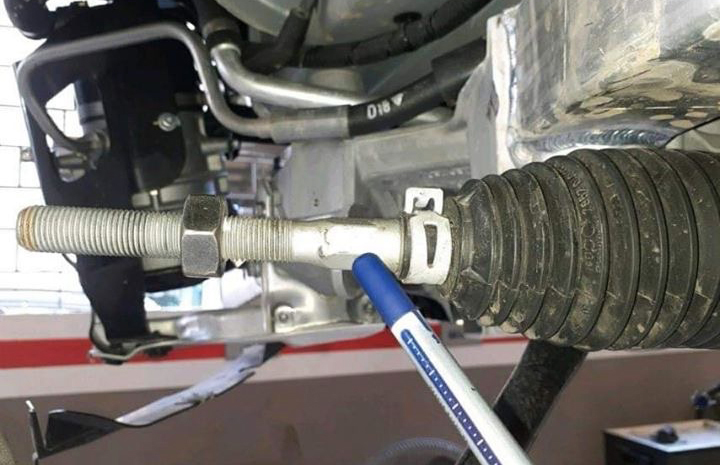 ក្រុមហ៊ុន​ផលិត​រថយន្ត​ ​Vinfast​ ​Lux​ ​វៀតណាម​ ​ចេញមុខ​ប្រាប់​តម្លៃ​ជួសជុល​បើក​បុក​នឹង​របាំង​ផ្លូវ​កាលពី​ថ្ងៃមុន​