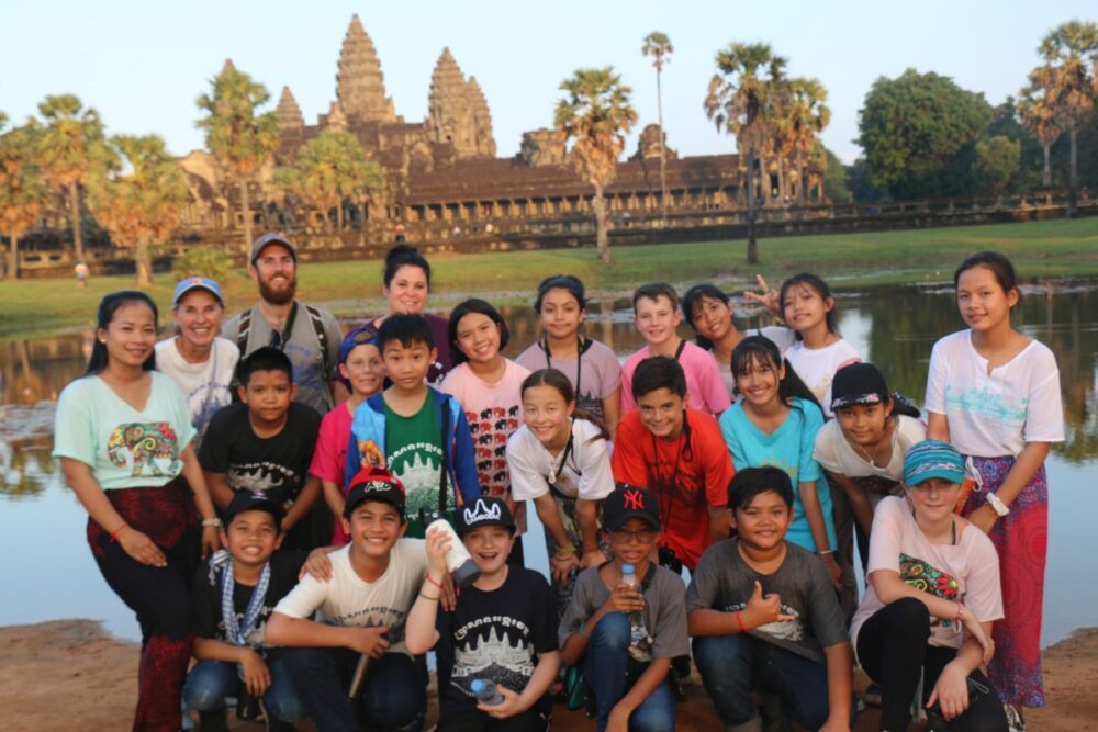 ប្រាសាទអង្គរវត្ត​ ​និង​វប្បធម៌​ខ្មែរ​ ​ជា​ចំណុច​ទាក់ទាញ​ឱ្យ​សិស្ស​អាមេរិក​ ​1ក្រុម​ចងចាំ​ពី​កម្ពុជា​