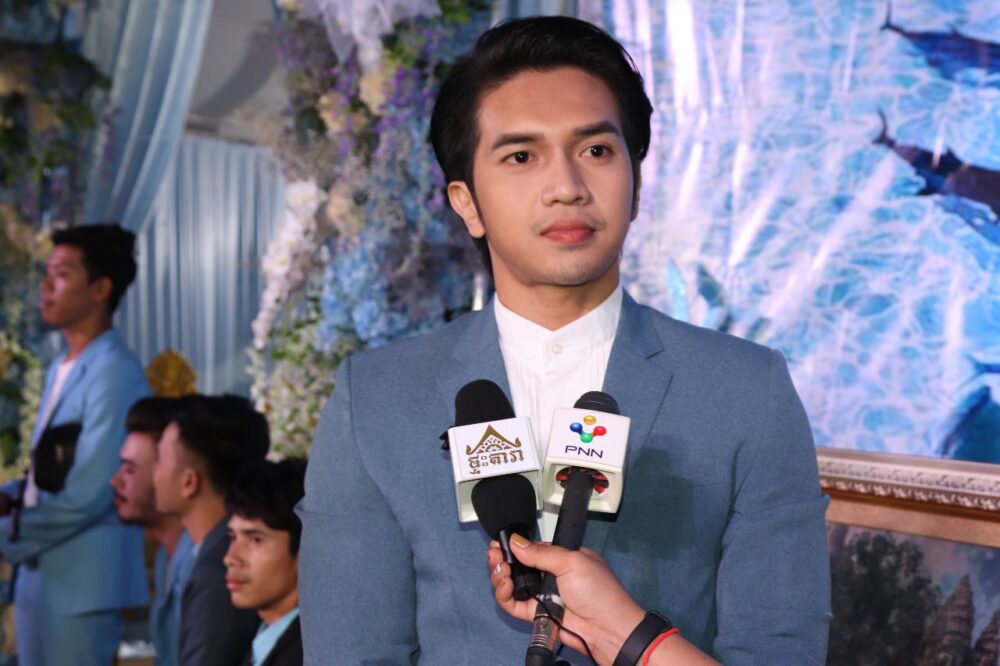 ពៅ ពិសិដ្ឋ ឡើងកូដជាតួឯកនិងមានទីផ្សារសិល្បៈស្ទើររកពេលសម្រាកមិនបាន