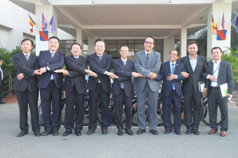 រដ្ឋ​មន្ដ្​រី​ក្រសួង​ពាណិជ្ជកម្ម​ ​ស្នើ​ប្រតិភូ​ខេត្ត​ ​សាន​តុង​ ​ជួយ​កៀរគរ​វិនិយោគិន​ចិន​ ​ឱ្យ​វិនិយោគ​ផលិតផល​កសិកម្ម​