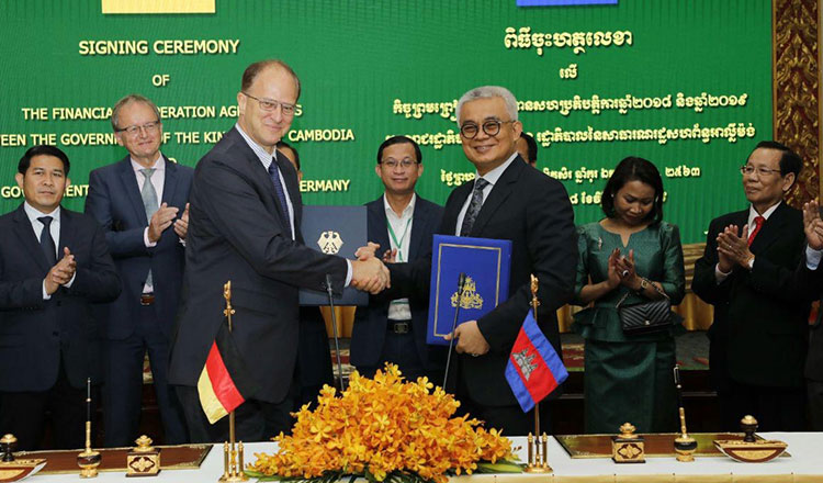 កម្ពុជា​-​ ​អាល្លឺម៉ង់​ចុះហត្ថលេខា​លើ​កិច្ច​ព្រមព្រៀង​ហិរញ្ញប្បទាន​សហប្រតិបត្តិ​ការ​ចំនួន2​