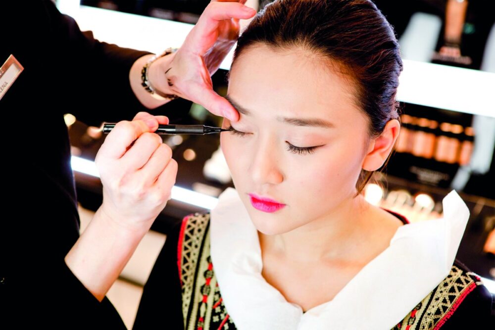 ថ្ងៃចូលឆ្នាំ​ចិន​មកដល់​ហើយ​ តោះ​តុបតែង​មុខ​បែប​កូន​ចិន​ម្តង​