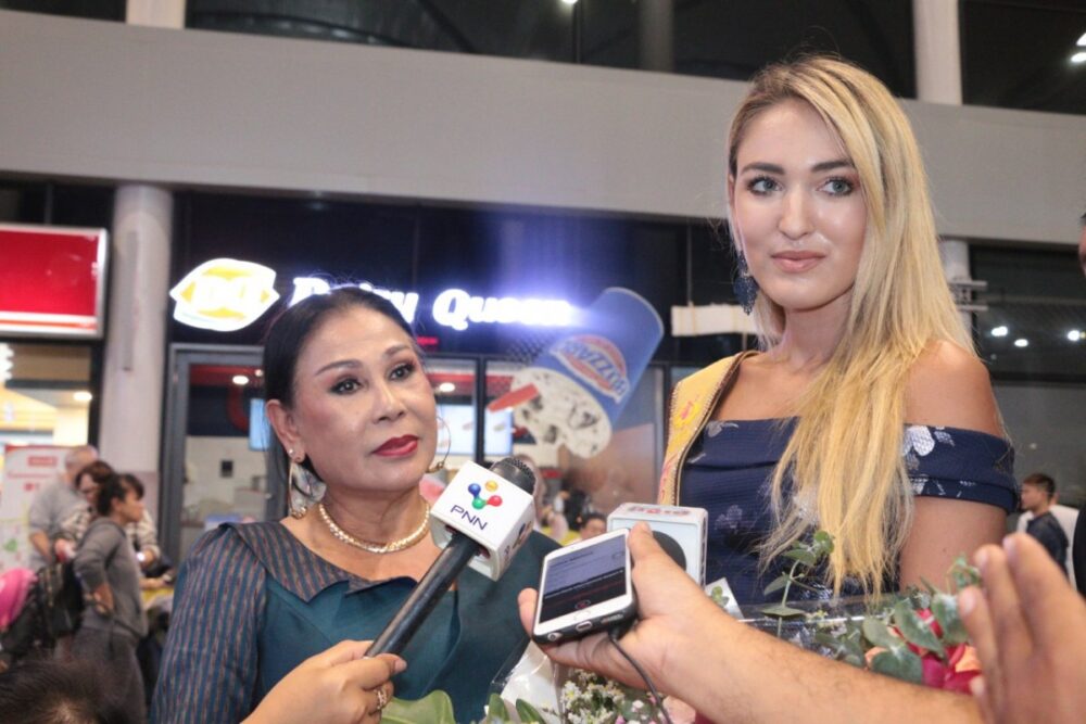 ម្ចាស់​មកុដ​បវរកញ្ញា​ភពផែន​ដី​អន្ដរ​ជាតិ​ ​កញ្ញា​ ​Monique​ ​Best​ ​មក​ទស្សនកិច្ច​កម្ពុជា​ជា​លើក​ទី២​