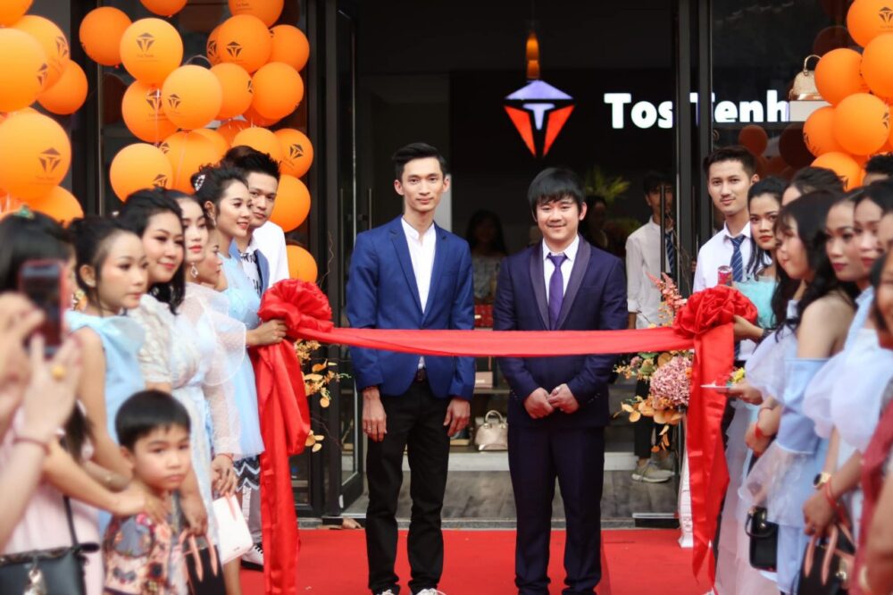 យុវជនខ្មែរ ២រូប ផលិតកាបូបយីហោខ្មែរ គ្រោងវាយលុកទីផ្សារកាបូបប្រេនក្នុងឆ្នាំថ្មីនេះ