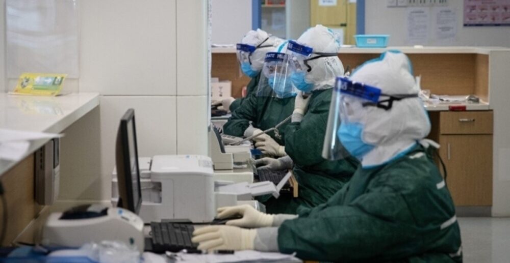 ចំនួន​អ្នក​ស្លាប់​ដោយ​សារ​វីរុស​កូរ៉ូណា​នៅ​ប្រទេស​ចិន កើន​ឡើង​ទាប​បំផុត​ក្នុង​អំំឡុង​1ខែ​កន្លង​ ខណៈ​នៅ​ខាង​ក្រៅ​ប្រទេស​នេះ បាន​កើន​ខ្ពស់​ជាង