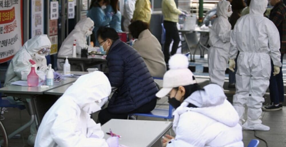 Covid-19៖ កូរ៉េខាង​ត្បូងណែ​នាំ​ឱ្យ​ពល​រដ្ឋ​នៅ​តែ​ក្នុង​ផ្ទះ ព្រោះមេរោគកូរ៉ូណា​នឹង​ឆ្លងរាល​ដាល​ខ្លាំង​ នៅ​ប៉ុន្មាន​ថ្ងៃ​ខាង​មុខ