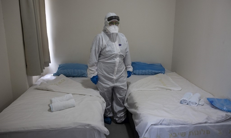 ចំនួន​អ្នក​ស្លាប់​ដោយ​សារ​វីរុស​កូរ៉ូណា​ កើនឡើង​ដល់​2,360នាក់ ខណៈ​អ្នក​ផ្ទុក​មេរោគ​នេះ​មាន​ចំនួន…