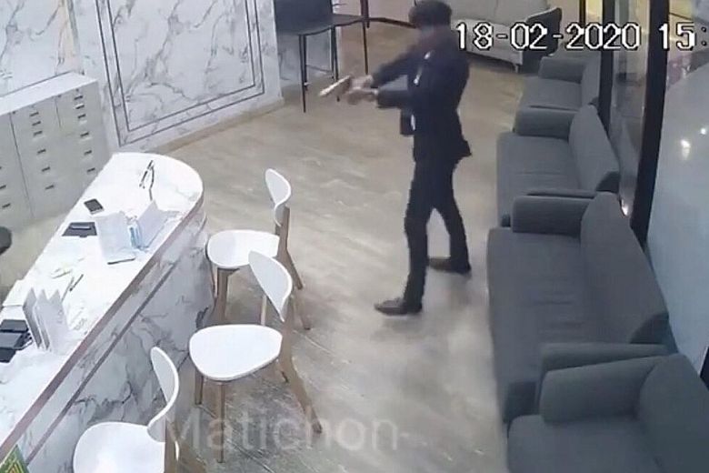 ផ្ទុះ​អាវុធ​នៅ​ថៃ​ទៀត​ហើយ​! ខ្មាន់​កាំភ្លើង​ម្នាក់ បាញ់​សម្លាប់​មនុស្ស​នៅ​កណ្ដាល​ទី​ក្រុង​បាង​កក​