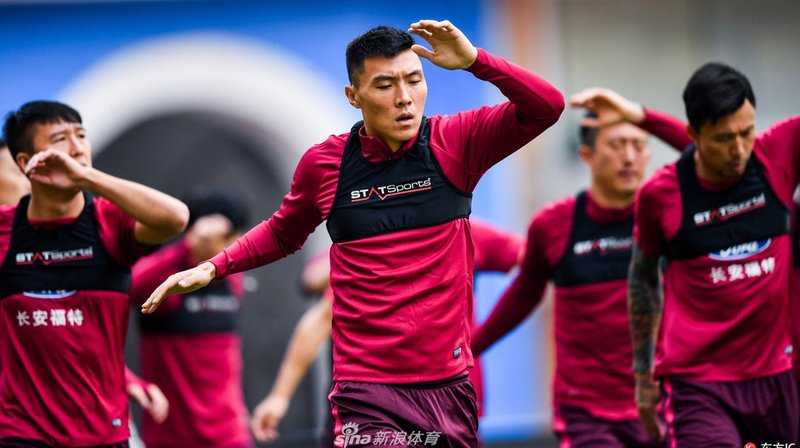 ចិន ដំណើរការប្រកួតលីកកំពូលឡើងវិញ នាដើមខែក្រោយនេះ ខណៈពិភពលោកកំពុងភ័យញ័រខ្លួន ព្រោះ ​COVID-19