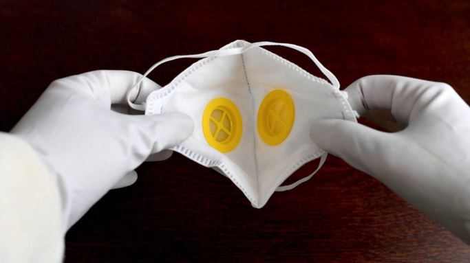 រោងចក្រ Sharp ធ្លាប់ផលិត TV ឥឡូវប្តូរមកផលិតម៉ាស់ឱ្យបាន 15ម៉ឺន ក្រោយជួបបញ្ហាផ្ទុះកូរ៉ូណាខ្លាំងនៅជប៉ុន