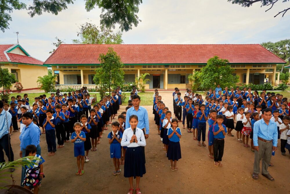 ទីបំផុតក្រសួងអប់រំប្រកាសព័ត៌មានផ្លូវការសម្រេចឲ្យផ្អាកការសិក្សាជាបណ្តោះអាសន្ន ទាំងសាលារដ្ឋ និងឯកជននៅភ្នំពេញ និងសៀមរាប ចាប់ពីថ្ងៃនេះតទៅ